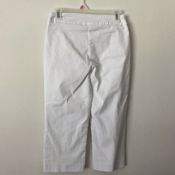 JM Collection White Capris 🩳 - Picture 4 of 8